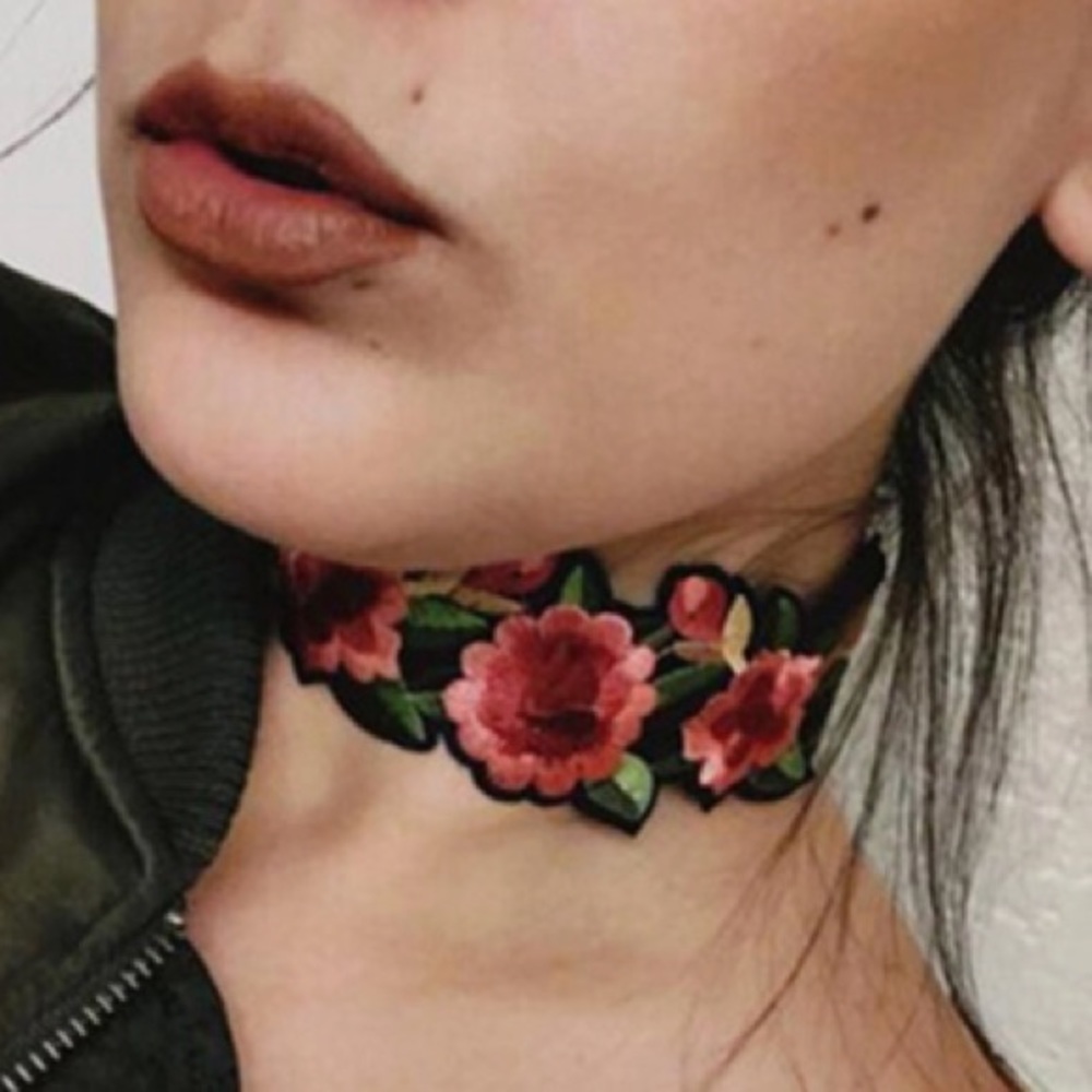 Flower boho embroidered choker necklace
